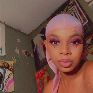 Meet your Posher, Kayla